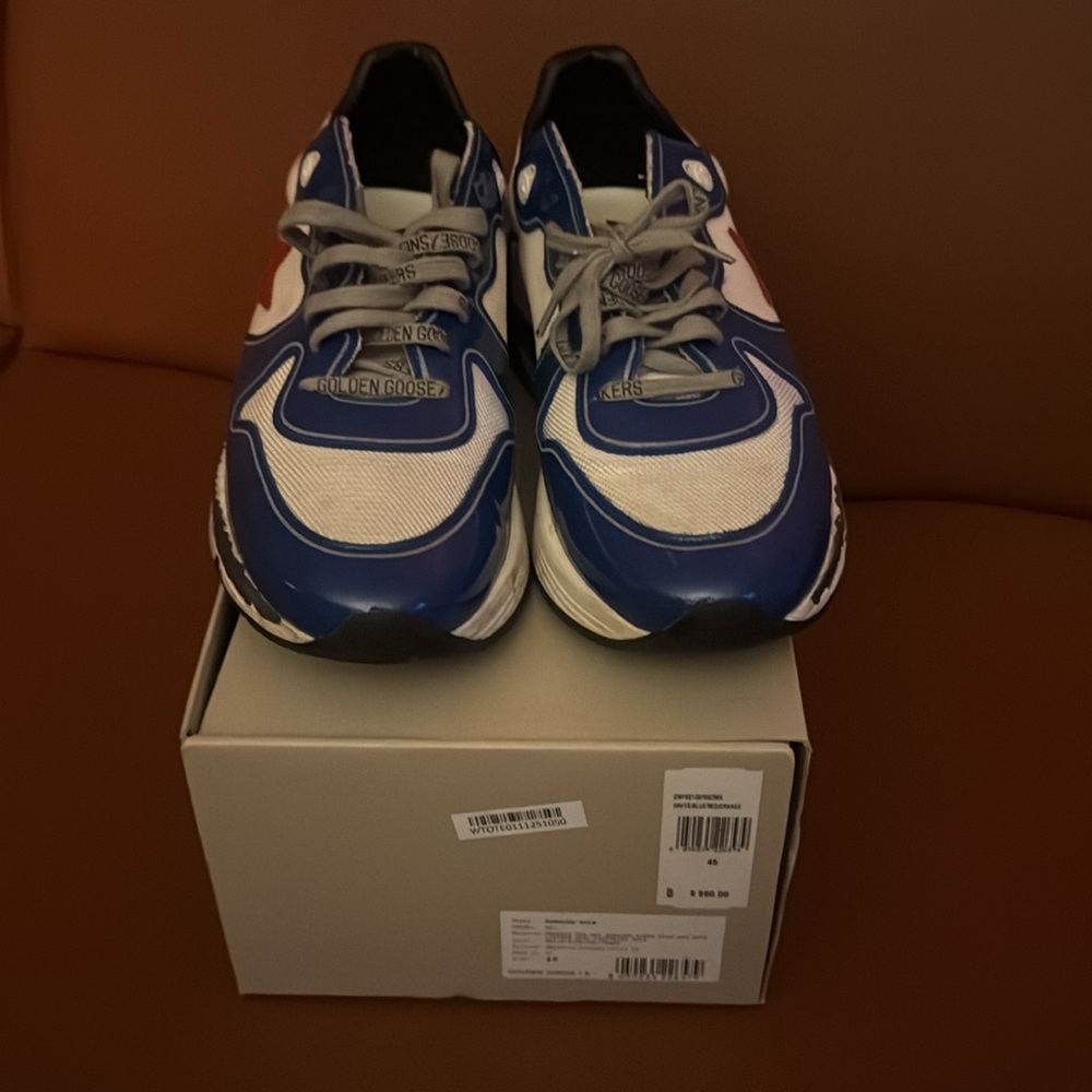 Golden Goose Blue and Red Star Sneakers - Picture 5 of 9